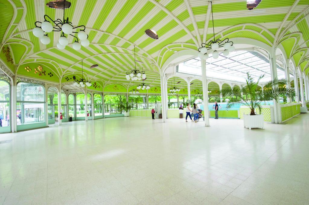 Hotel Des Thermes Les Domes Виши Екстериор снимка